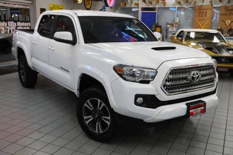 2016 Toyota Tacoma TRD Sport 4WD photo
