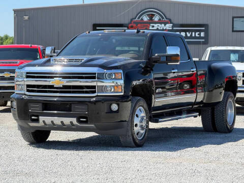 2018 Chevrolet Silverado 3500HD High Country 4WD photo