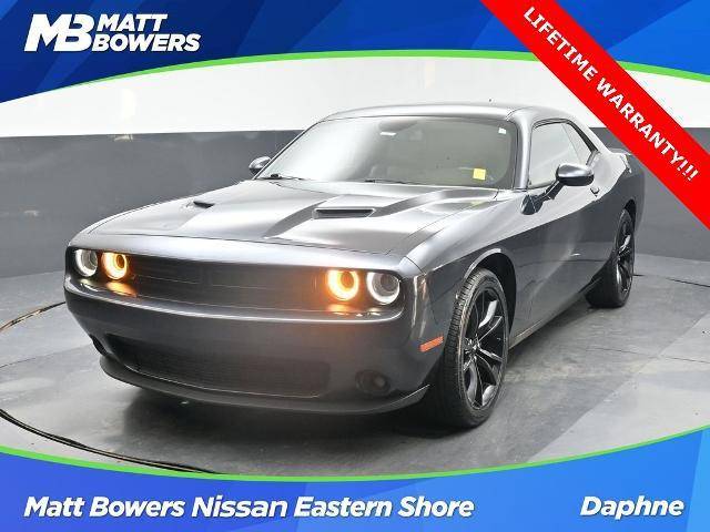 2018 Dodge Challenger SXT Plus RWD photo