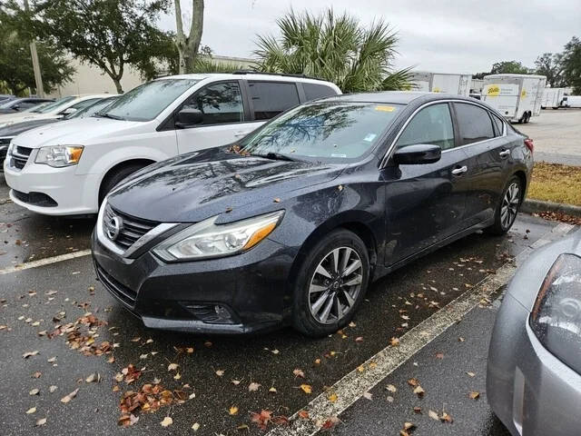 2017 Nissan Altima 2.5 SV FWD photo