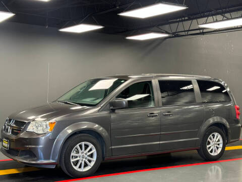 2016 Dodge Grand Caravan SXT FWD photo