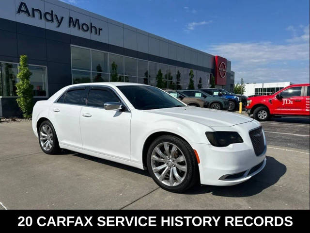 2018 Chrysler 300 Touring RWD photo