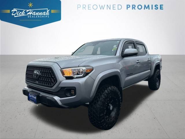 2018 Toyota Tacoma SR5 4WD photo