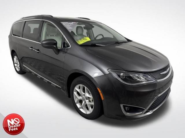 2018 Chrysler Pacifica Minivan Touring L Plus FWD photo