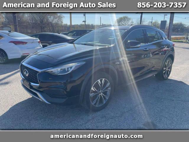 2018 Infiniti QX30 Luxury AWD photo