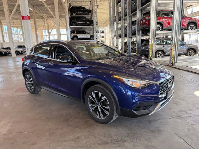 2018 Infiniti QX30 Luxury AWD photo