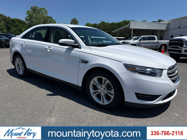 2018 Ford Taurus SEL FWD photo