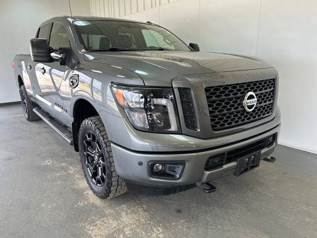 2018 Nissan Titan XD SL 4WD photo