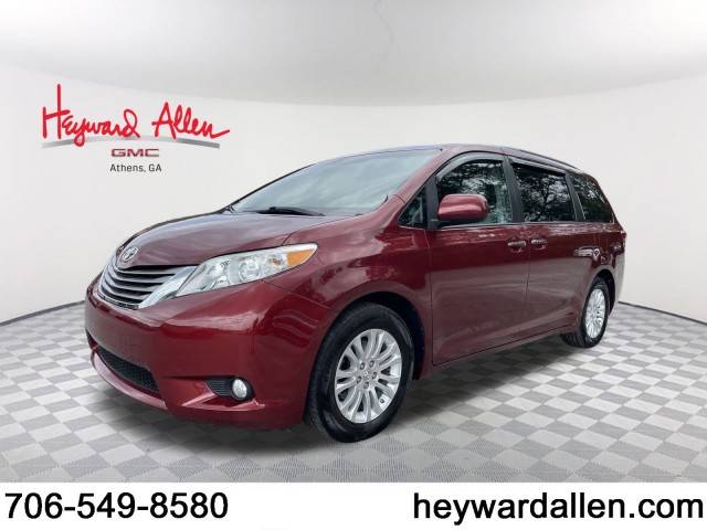 2017 Toyota Sienna XLE FWD photo