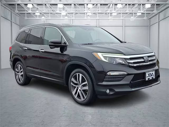 2018 Honda Pilot Touring AWD photo