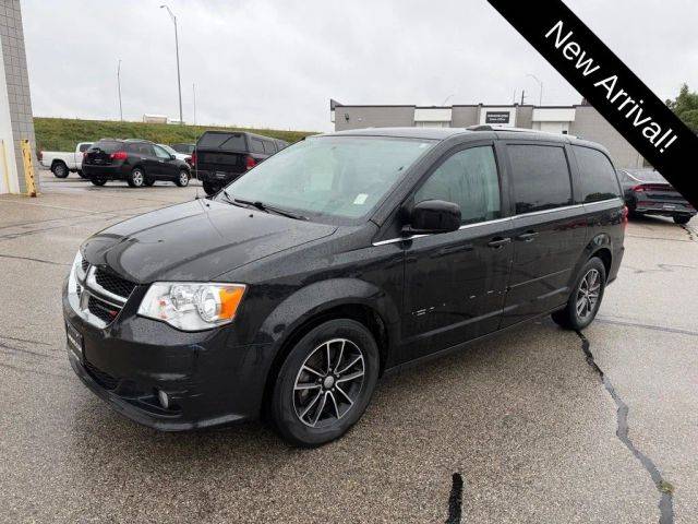 2017 Dodge Grand Caravan SXT FWD photo