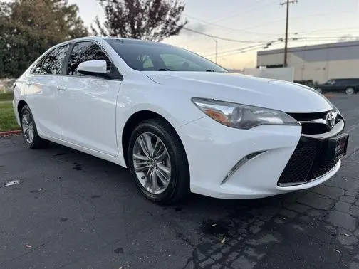 2017 Toyota Camry SE FWD photo