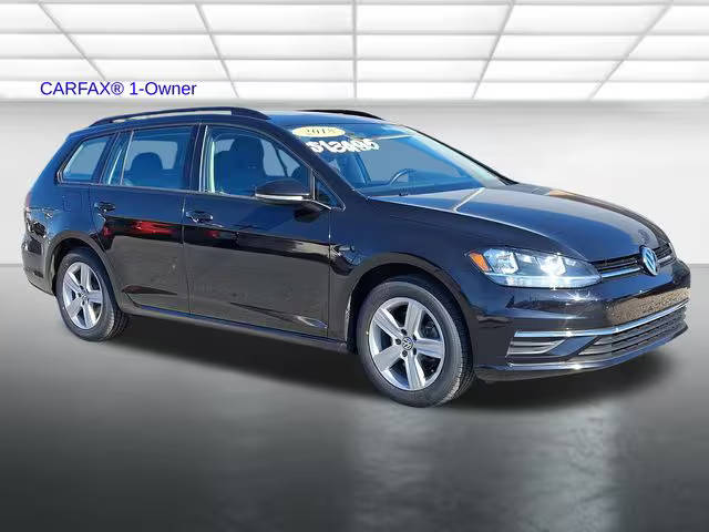 2018 Volkswagen Golf SportWagen SE FWD photo