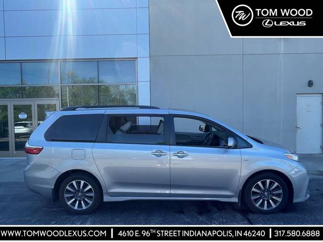 2018 Toyota Sienna XLE Premium AWD photo