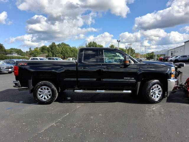 2018 Chevrolet Silverado 2500HD LT 4WD photo