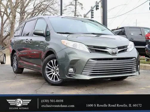 2018 Toyota Sienna XLE FWD photo