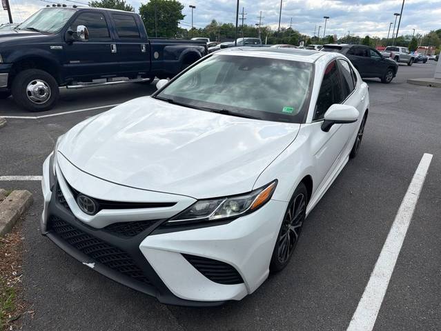 2018 Toyota Camry SE FWD photo