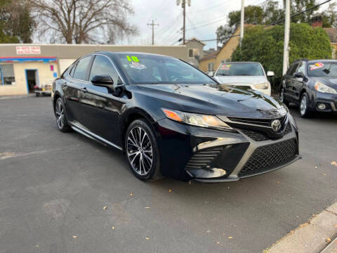 2018 Toyota Camry SE FWD photo