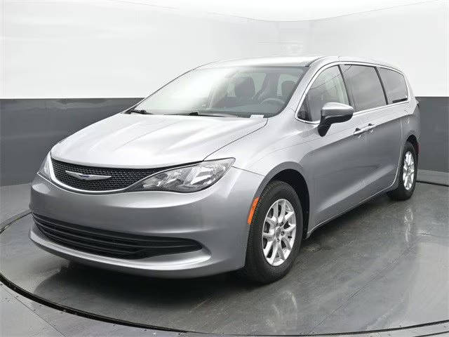2018 Chrysler Pacifica Minivan LX FWD photo