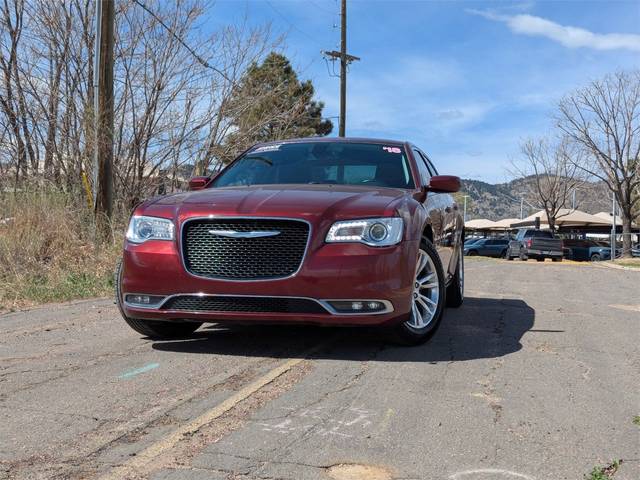 2018 Chrysler 300 Touring L RWD photo