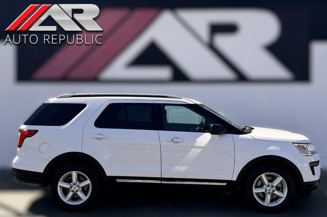 2018 Ford Explorer XLT FWD photo