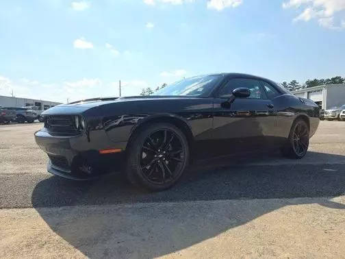 2018 Dodge Challenger SXT Plus RWD photo