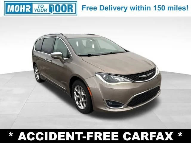 2018 Chrysler Pacifica Minivan Limited FWD photo