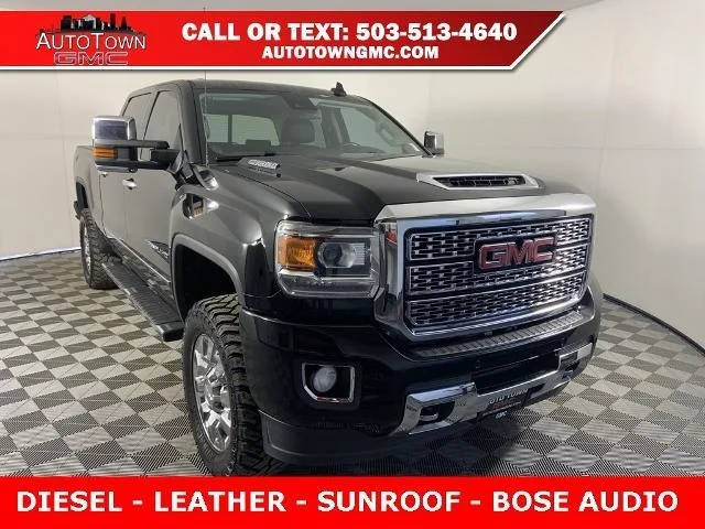2018 GMC Sierra 2500HD Denali 4WD photo