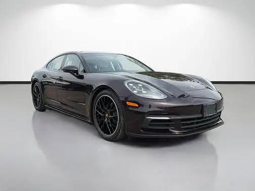 2018 Porsche Panamera 4 AWD photo