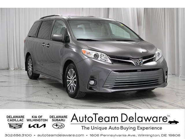 2018 Toyota Sienna XLE FWD photo