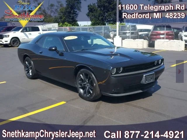 2018 Dodge Challenger SXT Plus RWD photo