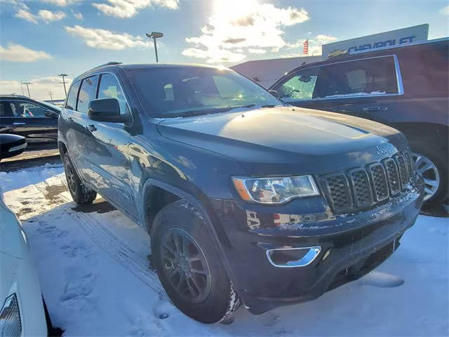 2018 Jeep Grand Cherokee Laredo E 4WD photo