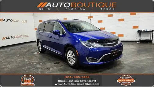 2018 Chrysler Pacifica Minivan Touring L FWD photo