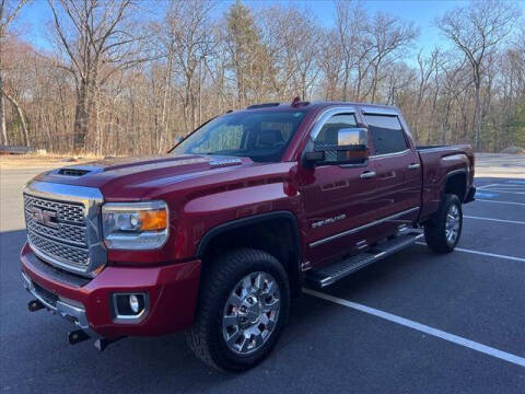 2018 GMC Sierra 2500HD Denali 4WD photo