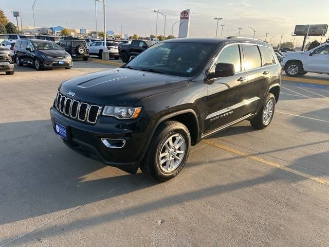 2018 Jeep Grand Cherokee Laredo E 4WD photo