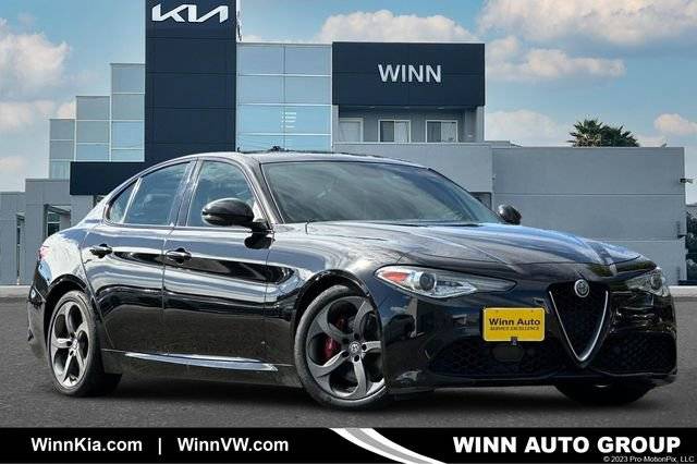 2018 Alfa Romeo Giulia  RWD photo