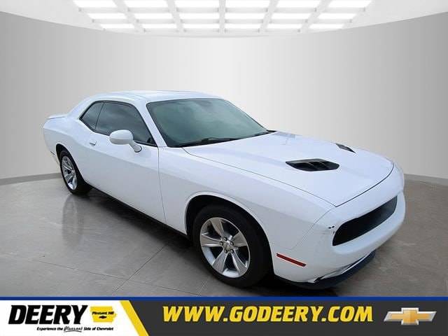 2018 Dodge Challenger SXT RWD photo