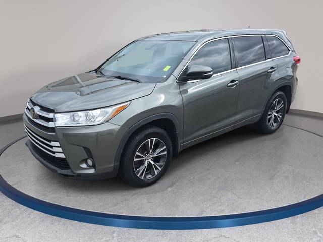 2018 Toyota Highlander LE Plus FWD photo