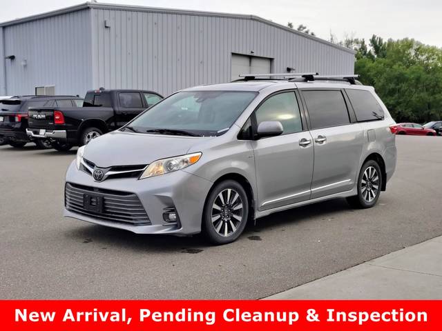 2018 Toyota Sienna XLE AWD photo