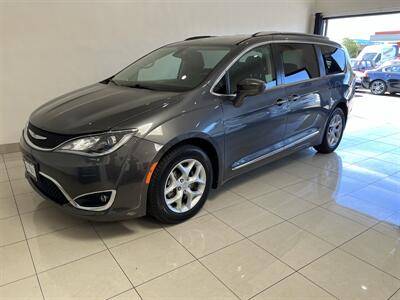 2018 Chrysler Pacifica Minivan Touring L FWD photo