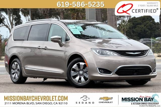 2018 Chrysler Pacifica Minivan Hybrid Limited FWD photo