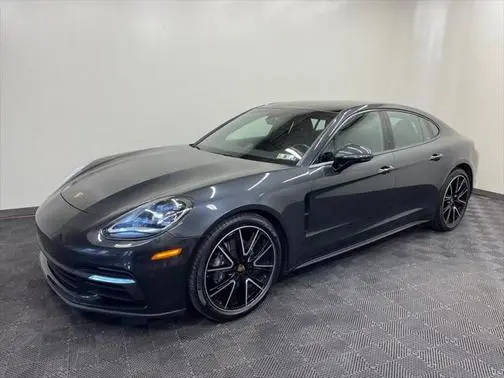 2018 Porsche Panamera 4 AWD photo