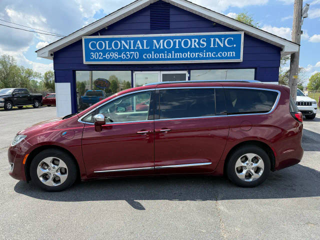 2018 Chrysler Pacifica Minivan Hybrid Limited FWD photo
