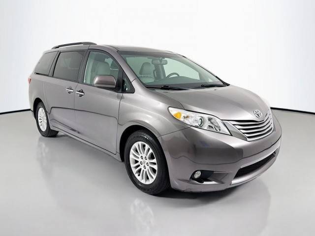 2015 Toyota Sienna XLE FWD photo