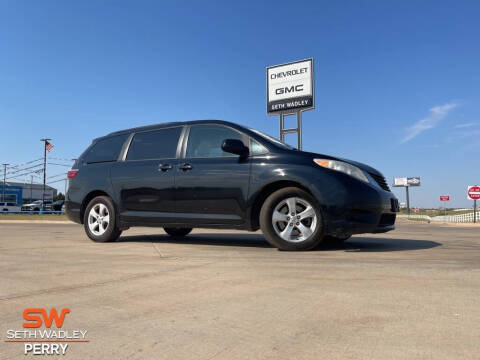 2017 Toyota Sienna LE FWD photo