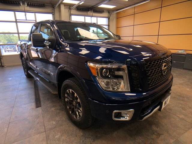2018 Nissan Titan PRO-4X 4WD photo