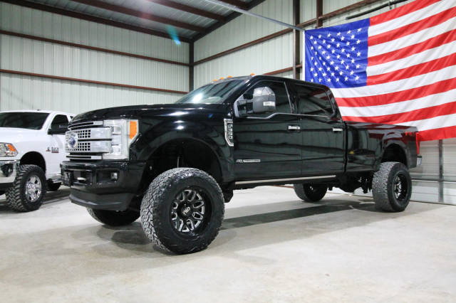 2018 Ford F-350 Super Duty Platinum 4WD photo