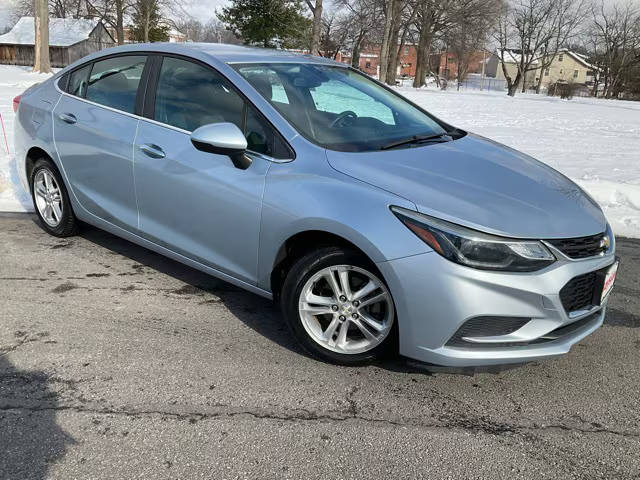 2017 Chevrolet Cruze LT FWD photo