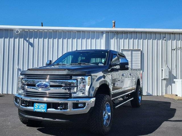 2018 Ford F-250 Super Duty LARIAT 4WD photo