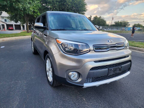 2017 Kia Soul + FWD photo